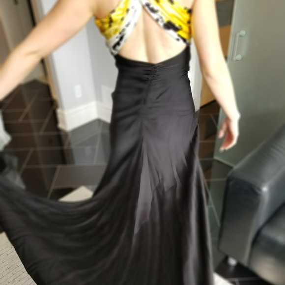 FORMAL GOWN; beautiful black  with yellow top detail. - Picture 3 of 5